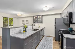 5501 Lakemont Blvd SE, Bellevue, WA 98006 - Photo 1