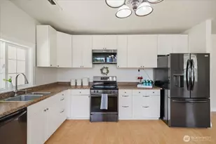 406 Long St, Wilkeson, WA 98396 - Photo 11