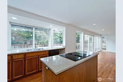 210 141st Avenue NE, Bellevue, WA 98007 - Photo 13