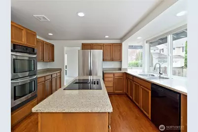 210 141st Avenue NE, Bellevue, WA 98007 - Photo 15