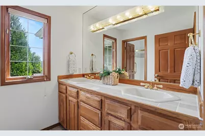 6163 93rd Avenue SE, Mercer Island, WA 98040 - Photo 27