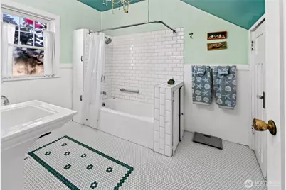 237 W Third Street, Port Angeles, WA 98362 - Photo 21