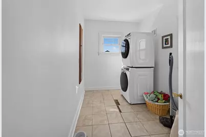 237 W Third Street, Port Angeles, WA 98362 - Photo 17
