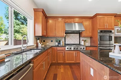 16105 Northup Way, Bellevue, WA 98008 - Photo 13