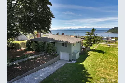 8216 Whidbey Drive, Clinton, WA 98236 - Photo 1