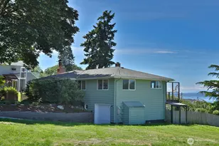8216 Whidbey Dr, Clinton, WA 98236 - Photo 9