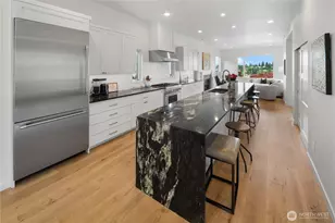 3303 37th Ave W, Seattle, WA 98199 - Photo 3
