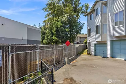 10 E Casino Road #4, Everett, WA 98208 - Photo 33