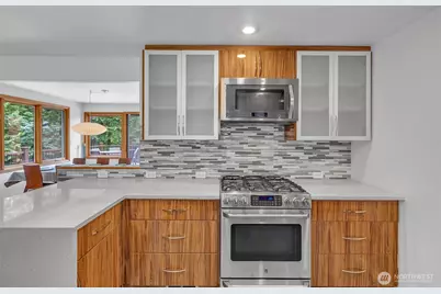 15605 72nd Avenue NE, Kenmore, WA 98208 - Photo 9