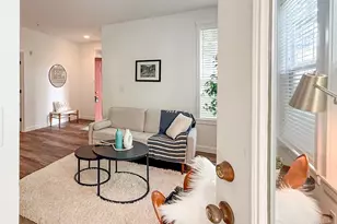 12208 NE 24th St, Bellevue, WA 98005 - Photo 3
