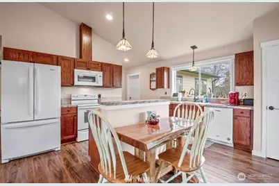 189 Trout Lakes, Castle Rock, WA 98611 - Photo 11