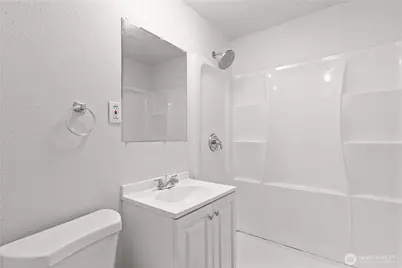 8823 S Yakima Avenue, Tacoma, WA 98444 - Photo 11