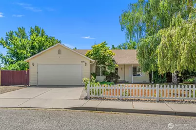 2299 E Veedol Drive, East Wenatchee, WA 98802 - Photo 1