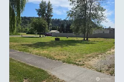 105 SW 3rd Street, South Prairie, WA 98385 - Photo 3