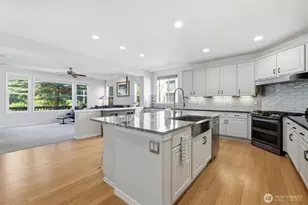22844 NE 126th St, Redmond, WA 98053 - Photo 13