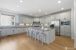 22844 NE 126th St, Redmond, WA 98053 - Photo 9