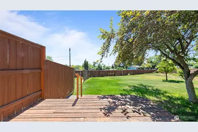 996 SE Admiral Place, College Place, WA 99324 - Photo 35