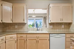 996 SE Admiral Pl, College Place, WA 99324 - Photo 7