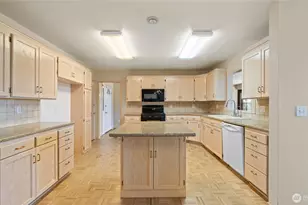 996 SE Admiral Pl, College Place, WA 99324 - Photo 5