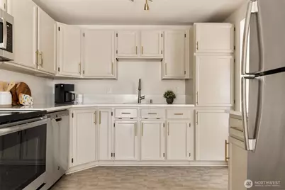 8720 Phinney Avenue N #21, Seattle, WA 98103 - Photo 13