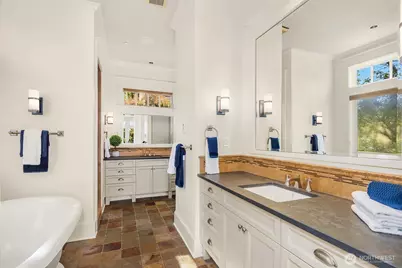 4102 100th Avenue SE, Mercer Island, WA 98040 - Photo 17