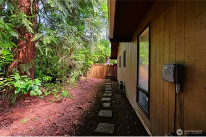 8808 SE 54th SE, Mercer Island, WA 98040 - Photo 5