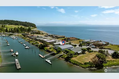 2169 Mariner Beach Drive, Oak Harbor, WA 98277 - Photo 3