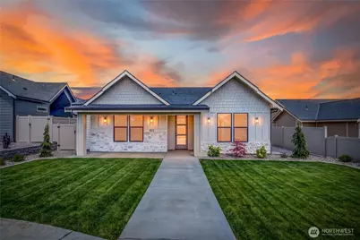 922 Racine Springs Drive, Wenatchee, WA 98801 - Photo 1