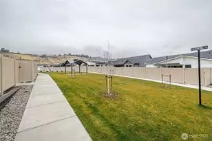 922 Racine Spgs Dr, Wenatchee, WA 98801 - Photo 19