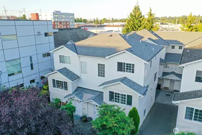 9426 Linden Avenue N, Seattle, WA 98103 - Photo 29
