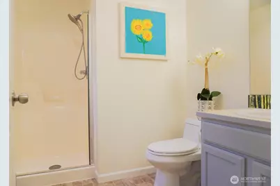9426 Linden Avenue N, Seattle, WA 98103 - Photo 25