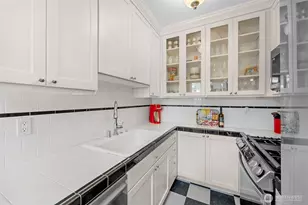405 Prospect St, Seattle, WA 98109 - Photo 7