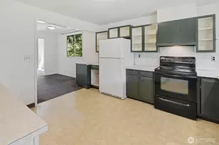 10045 10th Ave SW, Seattle, WA 98146 - Photo 13