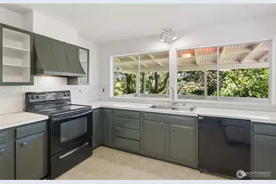 10045 10th Avenue SW, Seattle, WA 98146 - Photo 15