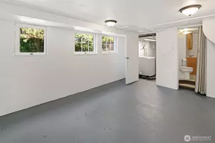 10045 10th Ave SW, Seattle, WA 98146 - Photo 33