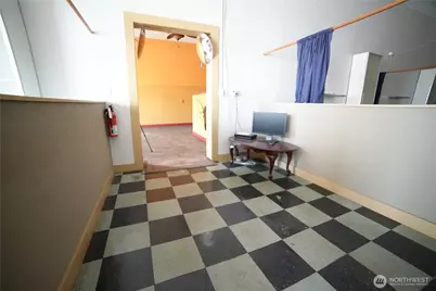 10311 Aurora Avenue N, Seattle, WA 98133 - Photo 11