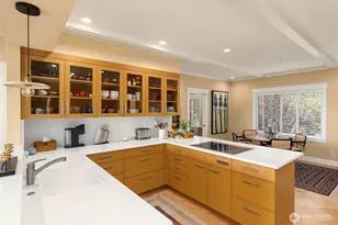 470 Wood Ave SW, Bainbridge Island, WA 98110 - Photo 15