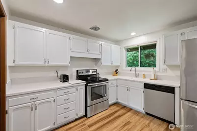 24832 12th Avenue S, Des Moines, WA 98198 - Photo 11