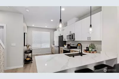 16830 20th Avenue W #D5, Lynnwood, WA 98037 - Photo 3