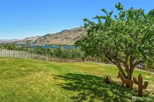 446 5th St, Chelan Falls, WA 98817 - Photo 35