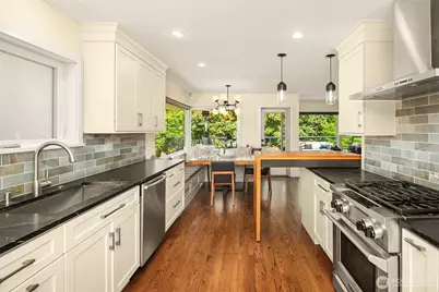 3218 36th Avenue SW, Seattle, WA 98126 - Photo 9