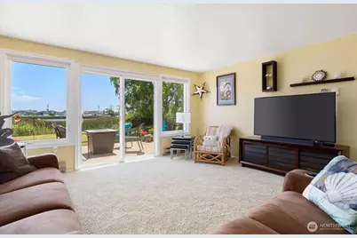 214 Lighthouse Way, Freeland, WA 98249 - Photo 9