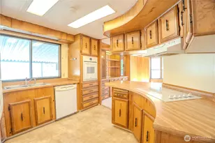 5900 64th St NE, Marysville, WA 98270 - Photo 9