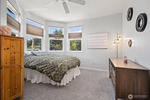 10543 Midvale Ave N, Seattle, WA 98133 - Photo 11