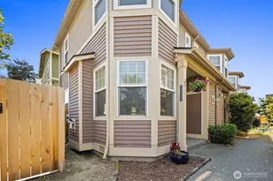 10543 Midvale Ave N, Seattle, WA 98133 - Photo 3
