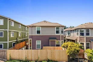 10543 Midvale Ave N, Seattle, WA 98133 - Photo 19