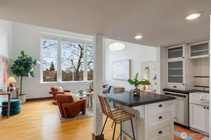 201 Galer St, Seattle, WA 98109 - Photo 9