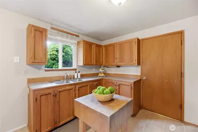 12264 156th Avenue SE, Renton, WA 98059 - Photo 9