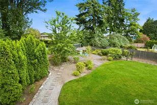 14225 SE 44 St, Bellevue, WA 98006 - Photo 33