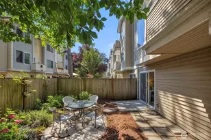 8548 Midvale Ave N, Seattle, WA 98103 - Photo 31